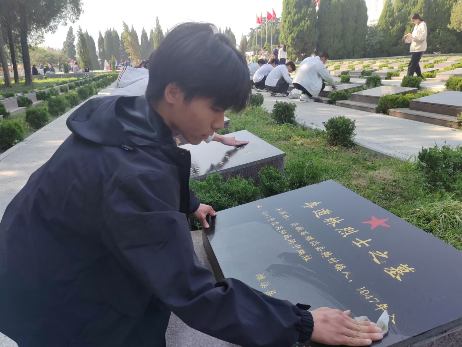 传承红色基因2.jpg
